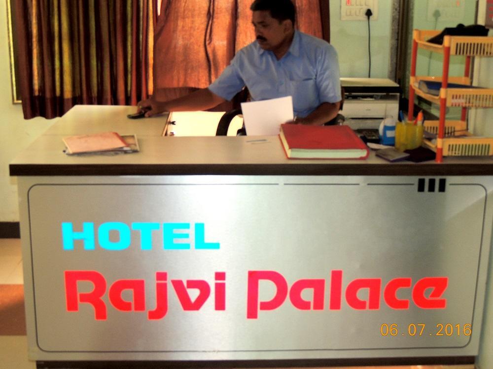 Hotel Rajvi Palace Visnagar エクステリア 写真